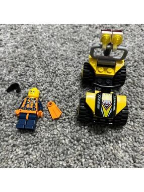 LEGO 7042 - World City - Dune Patrol